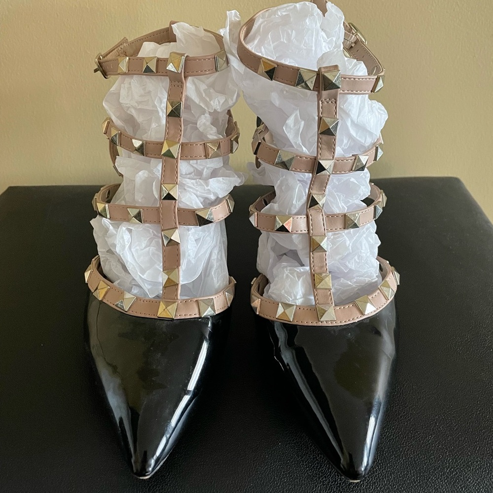 Black pointed to Mix No 6 studded patent leather pumps Size 8